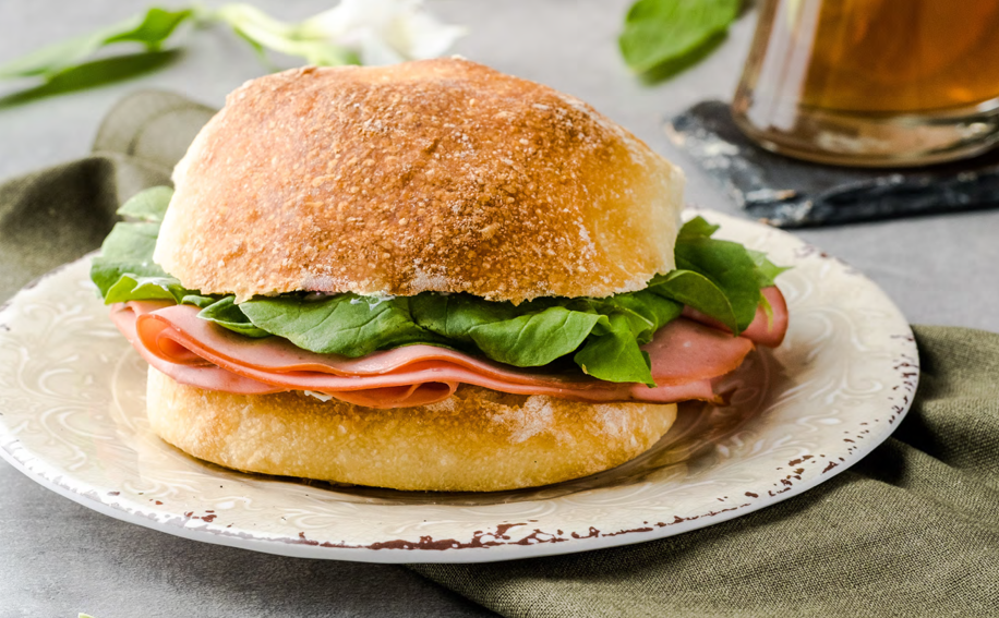 Panini com presunto e rúcula